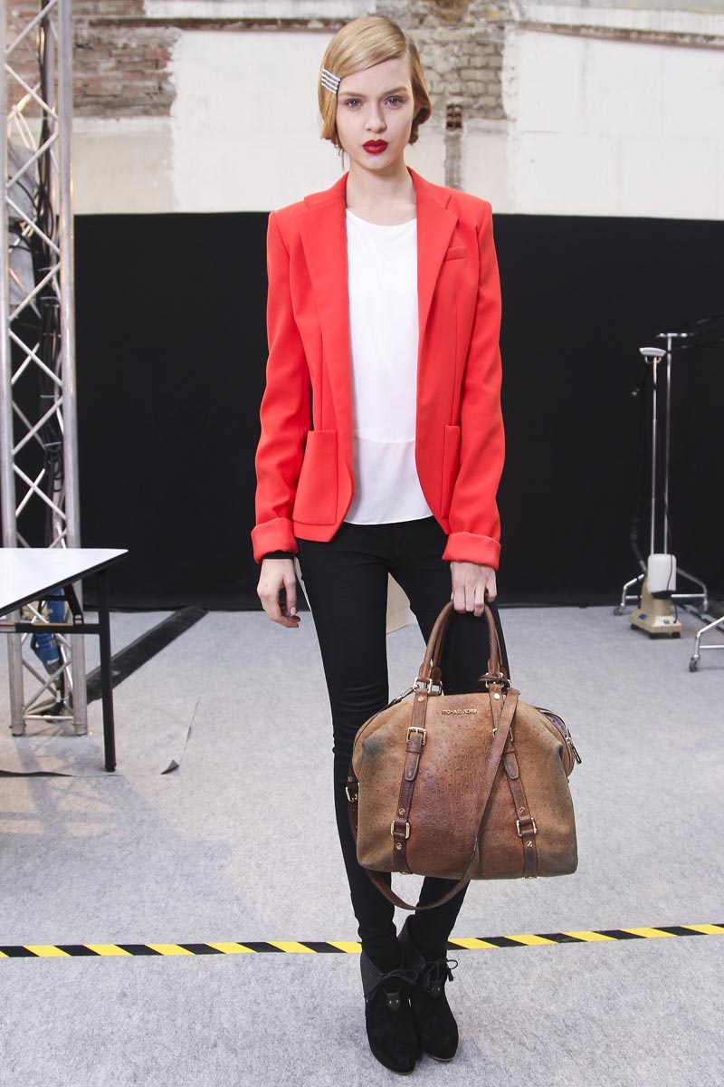 Blazer Rojo: Una Idea