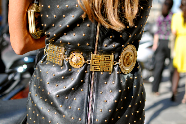 Golden Studs: La locura por las Tachas Doradas