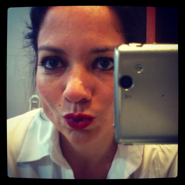 Mis Labios Burgundy