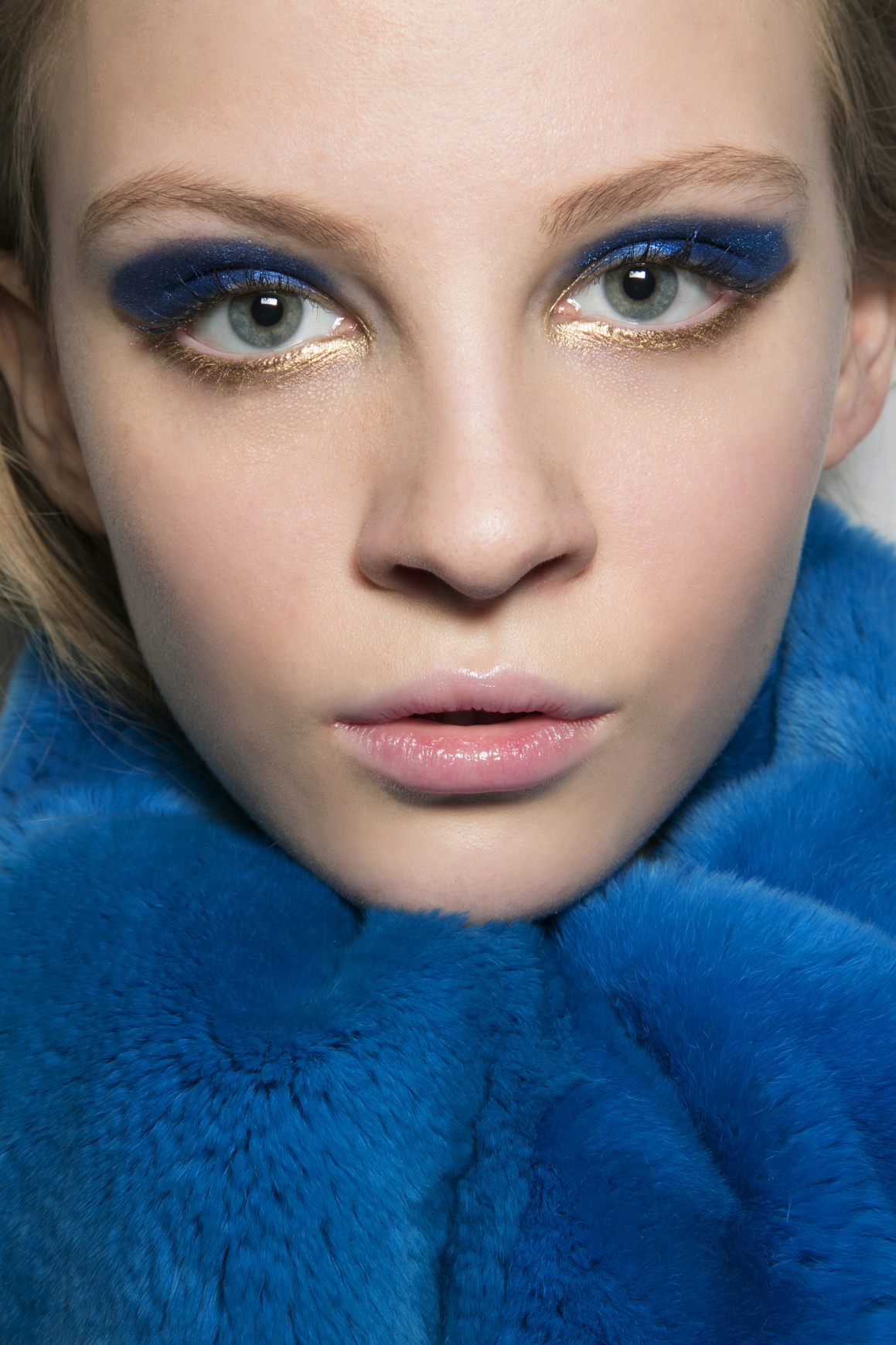bright eyeshadow trend