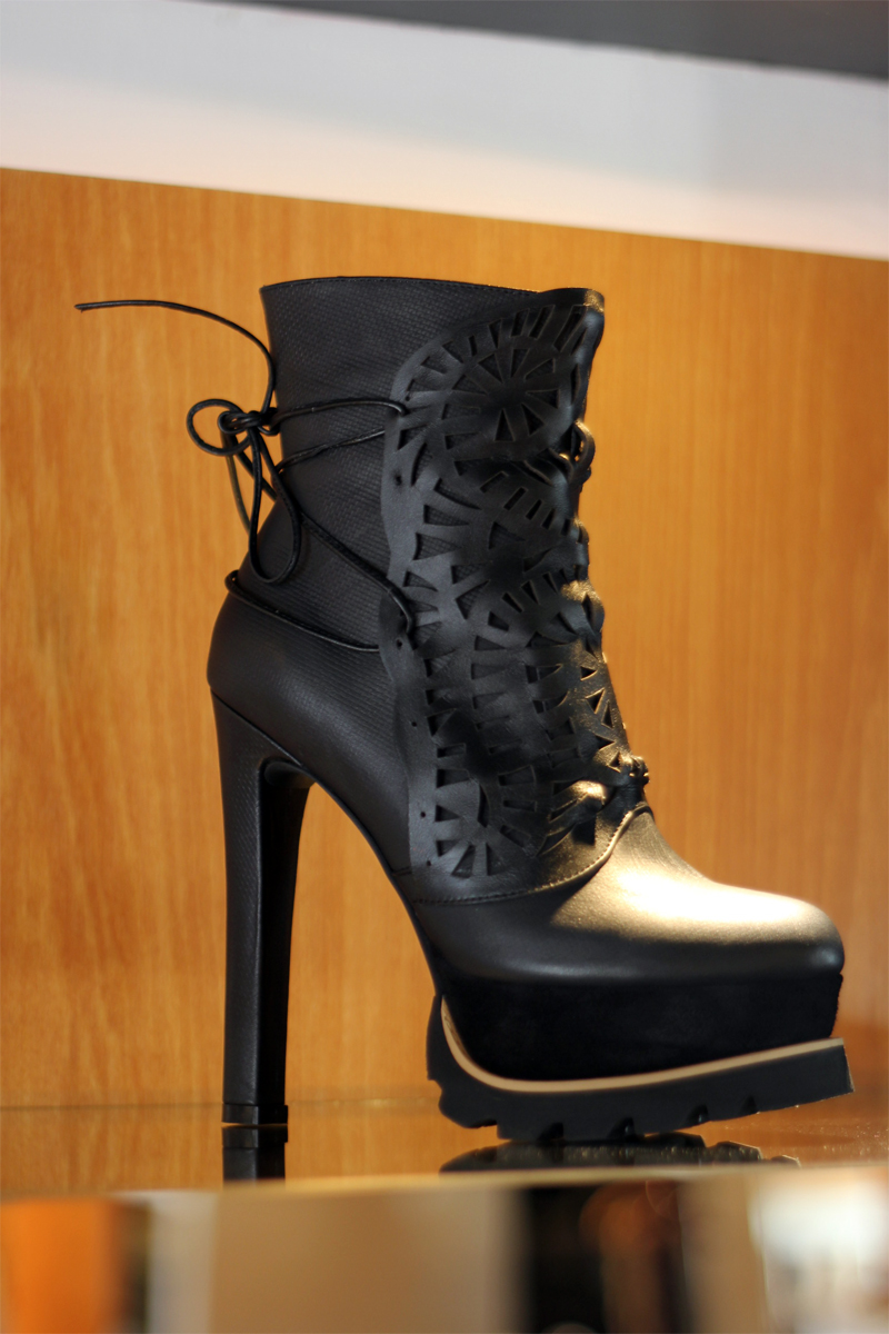 De visita en la nueva tienda de Zapatos Lola